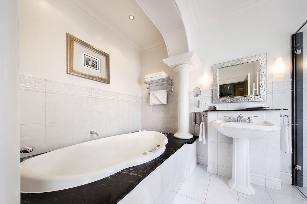 Craigs Royal Hotel 48/50