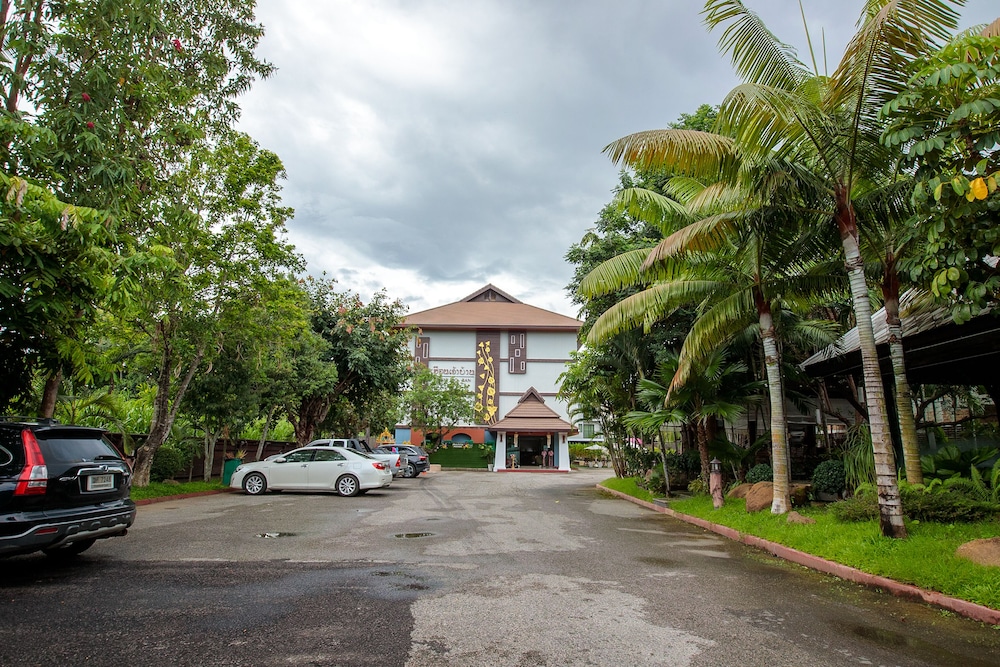 Huen Jao Ban Hotel 59/69