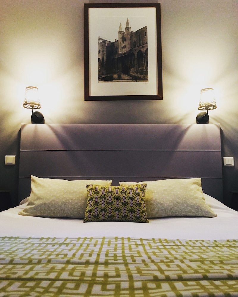 Brit Hotel Acacias 31/69