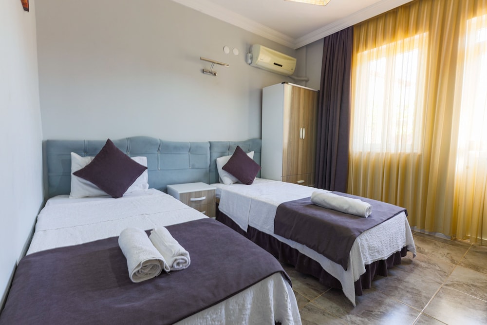Rayana Hotel 7/27