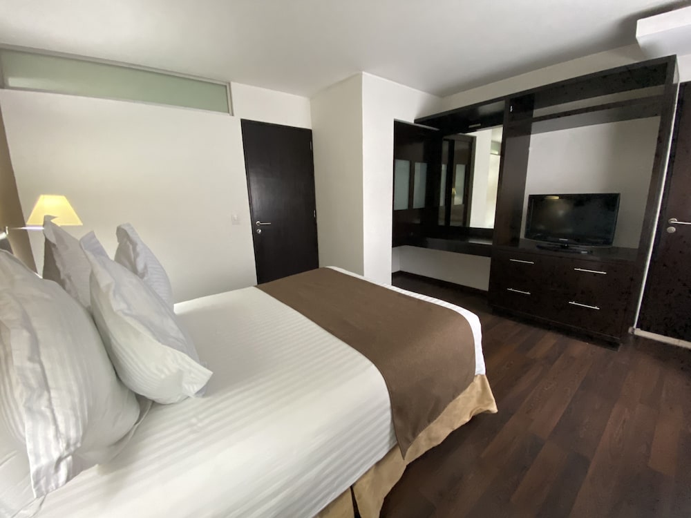Suites Teca Once 12/62