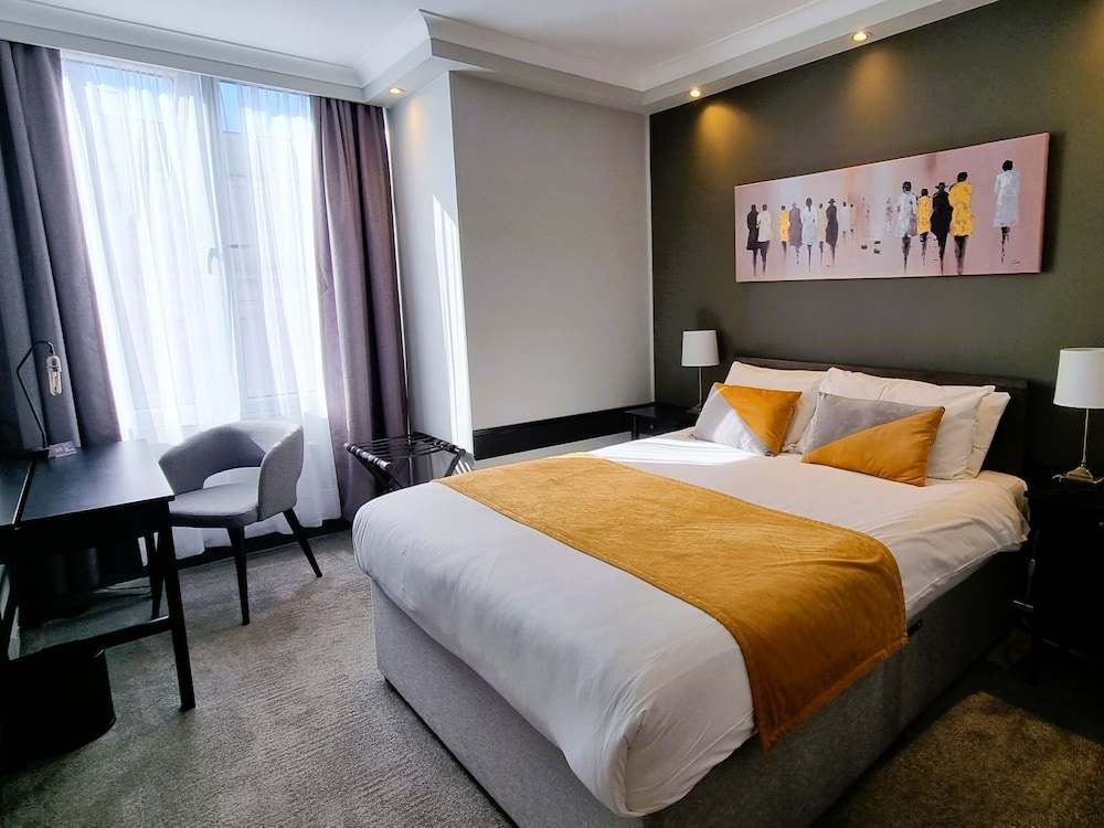 PLUS, SUPERIOR, DOUBLE BED