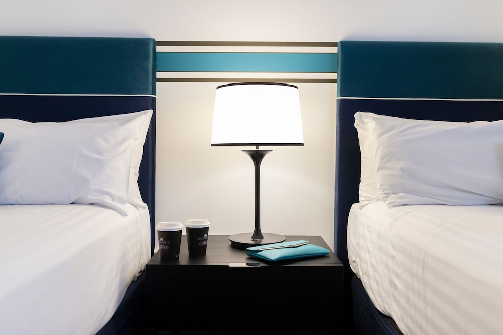 Ramada by Wyndham Diplomat Canberra 22/65