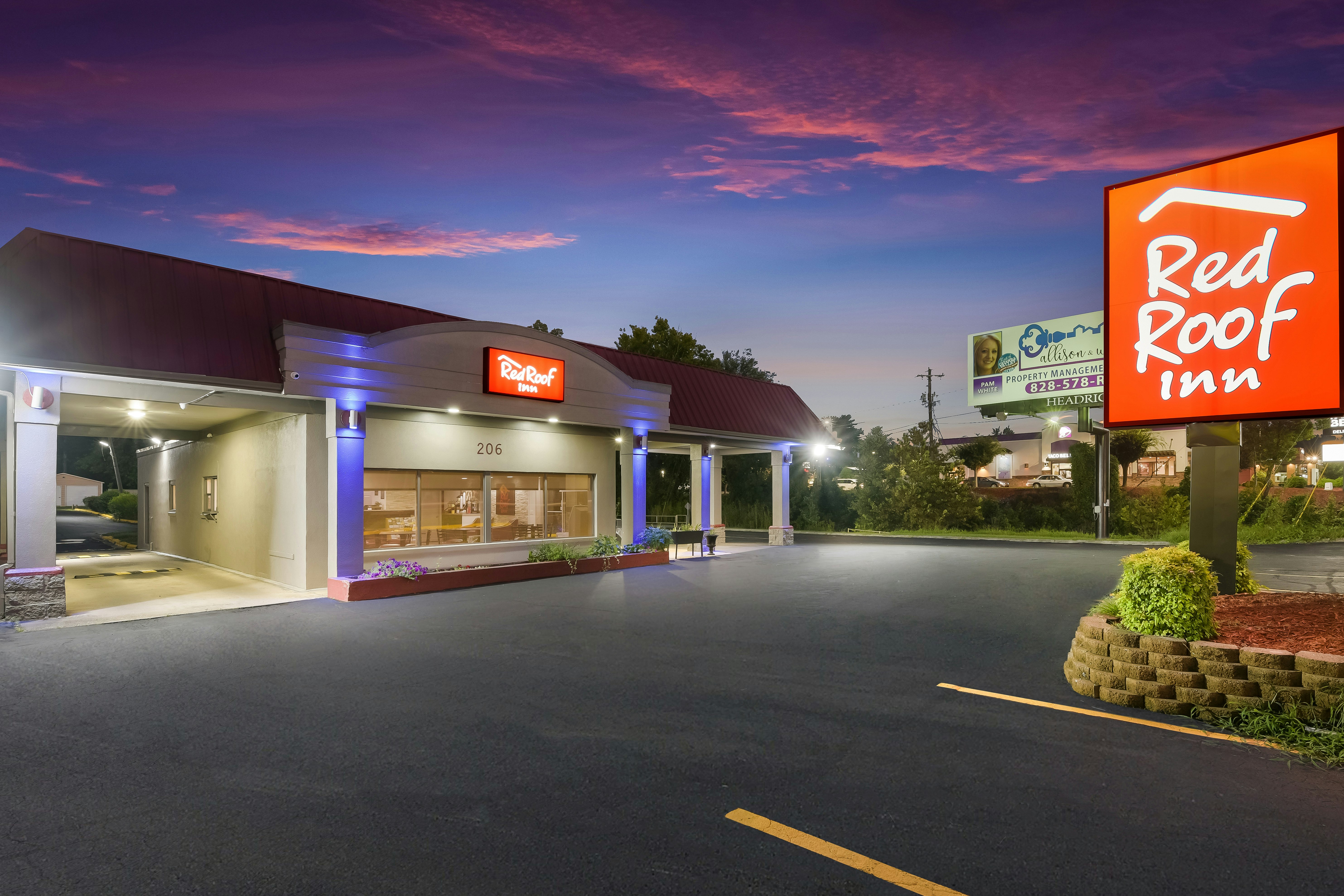 Red Roof Inn Lenoir 4/30