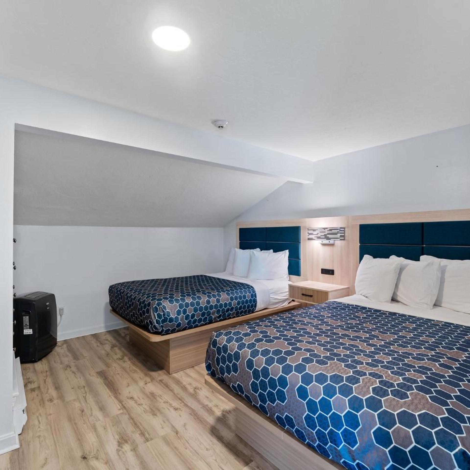 Suite, Balcony