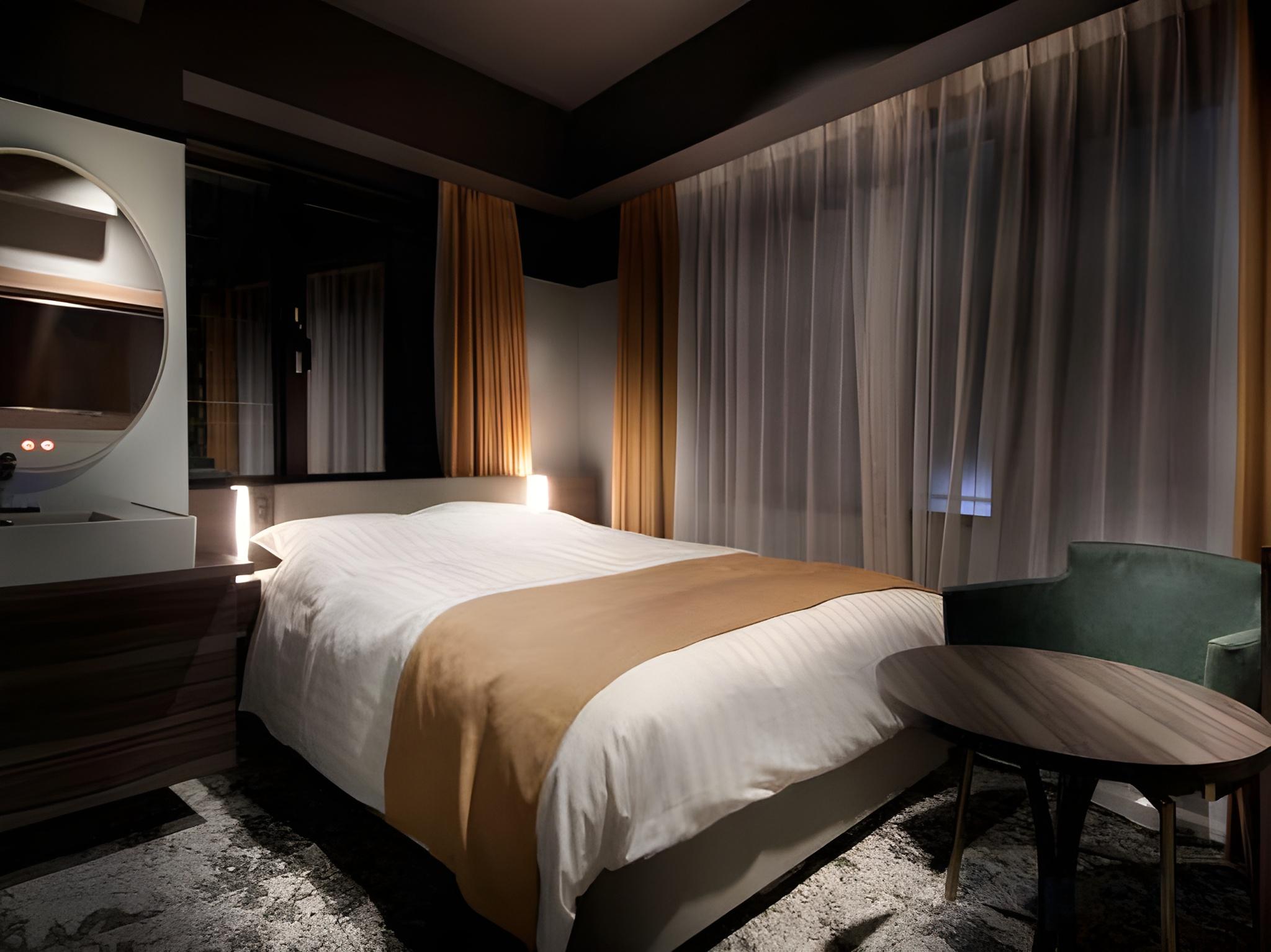 Universal, Double Bed