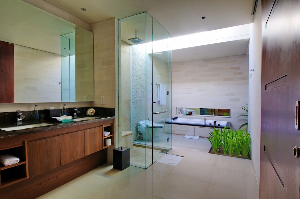 PRADHA VILLAS SEMINYAK 11/63