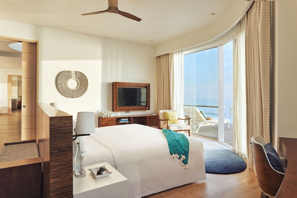 2 Bedrooms, Water, Residence, 2 King Beds, with Pool