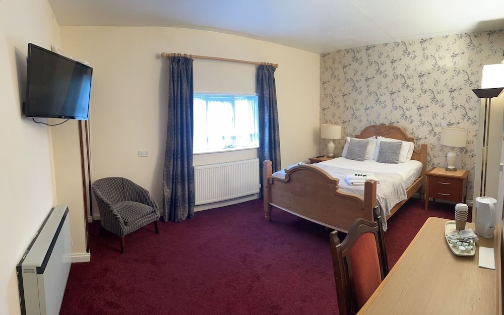 غرفة ديلوكس بسرير مزدوج، The Rose and Crown Hotel 5/10