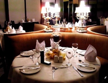 Savoy Hotel Kimberley 28/32