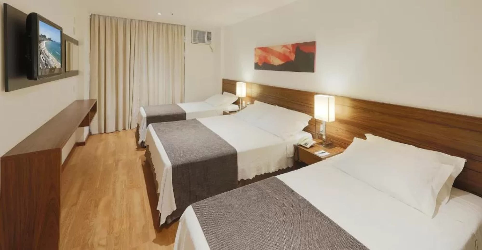 ROOM, QUADRUPLE