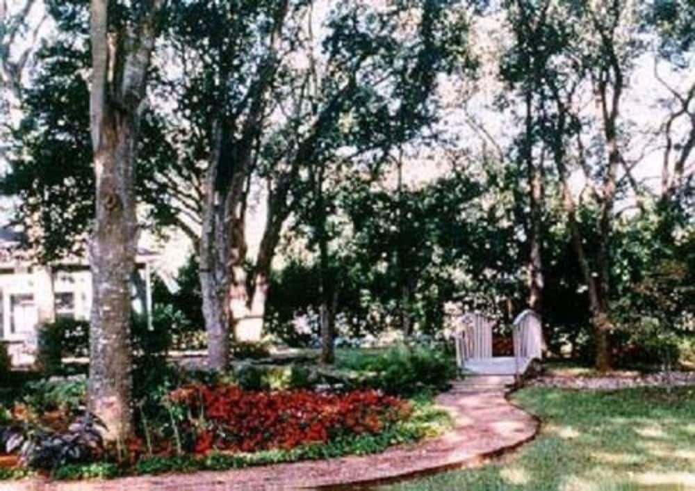 Far View - A Bed & Breakfast Estate 32/50