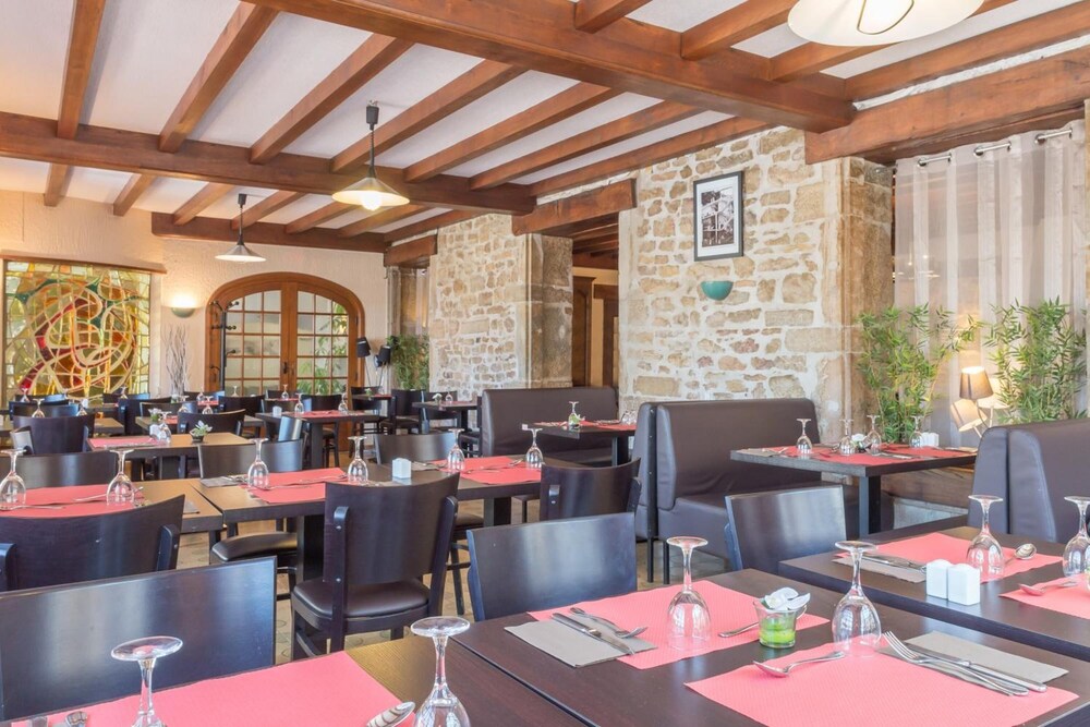 HOTEL LE BOURGOGNE 35/50