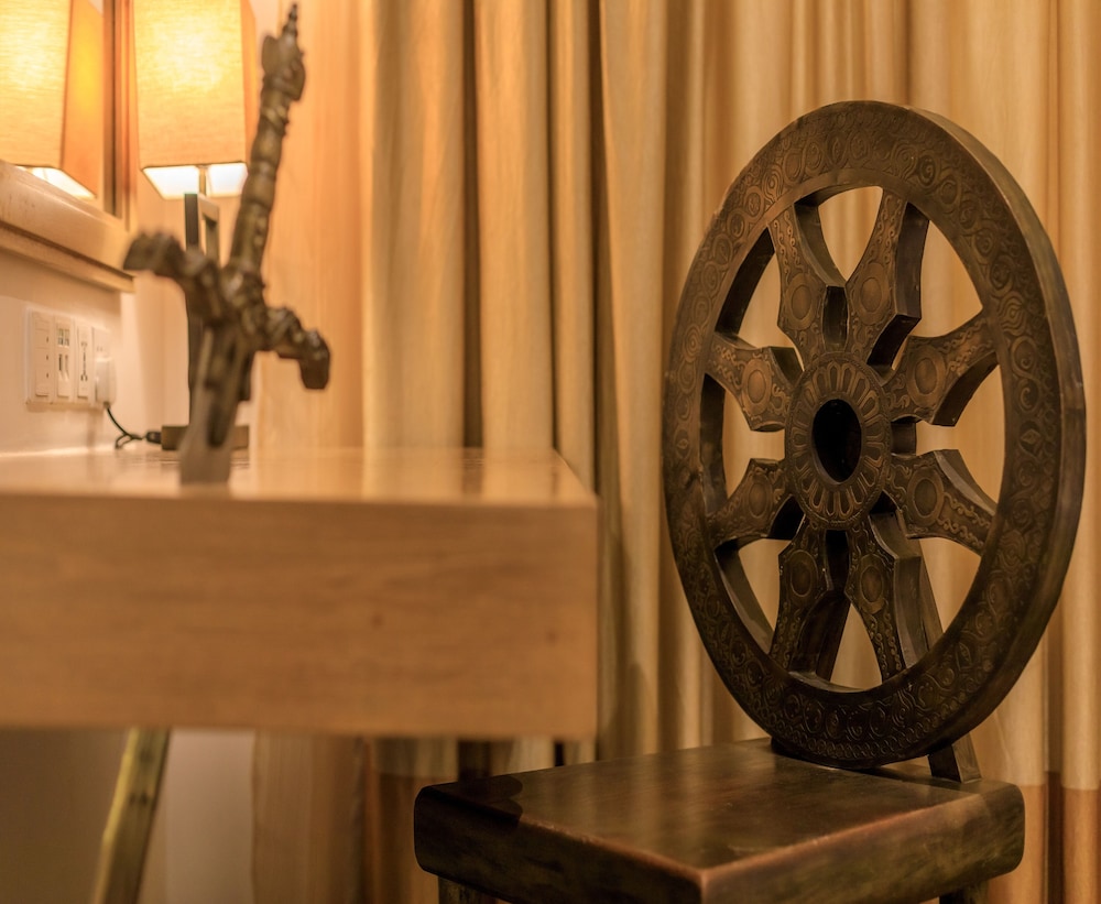 Hotel Le Sutra Hotel, Khar, Mumbai 36/60