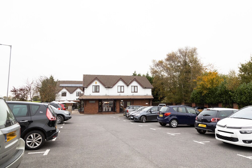 Rufford Arms Hotel 65/74