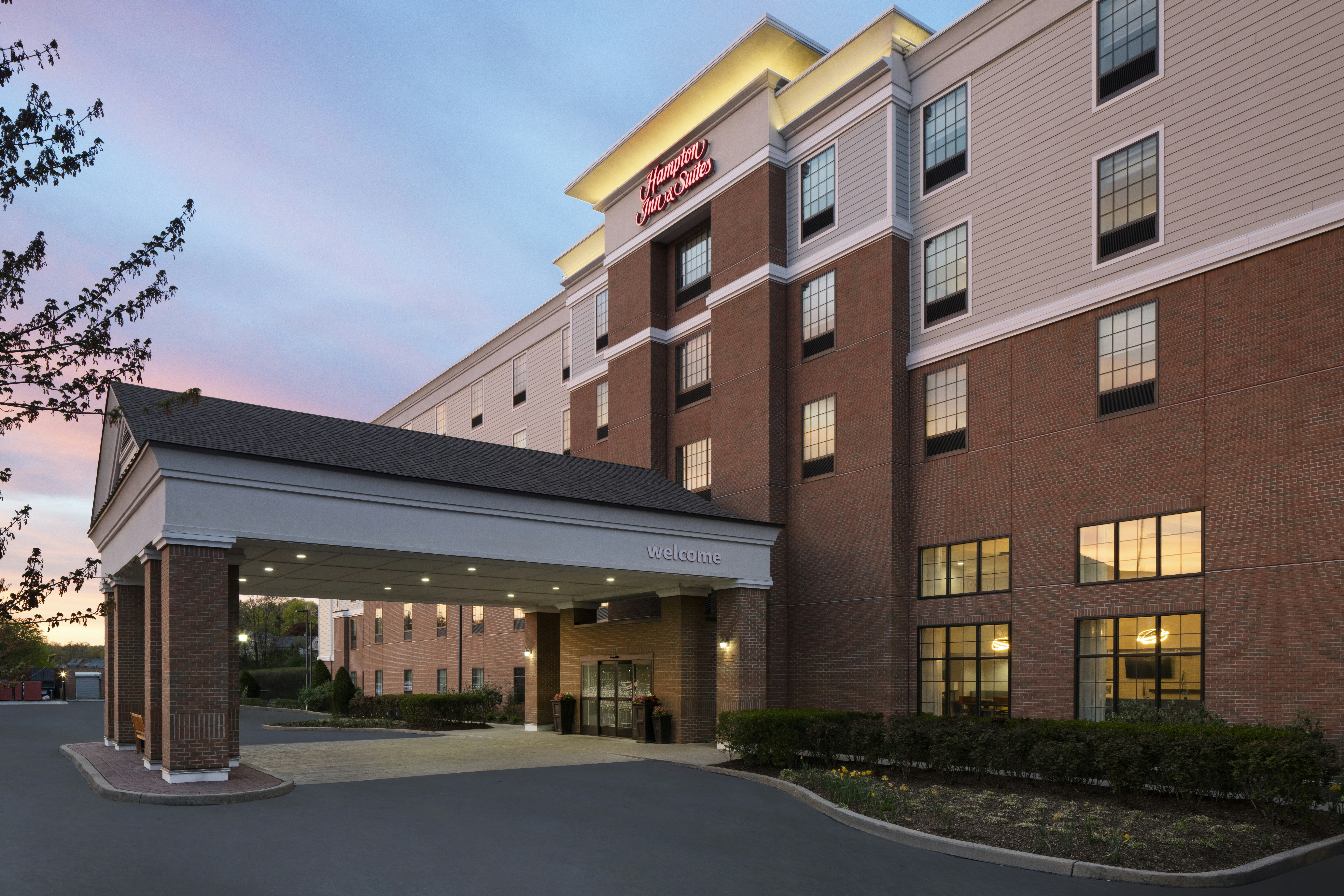Hampton Inn and Suites Yonkers Westchester 2/19