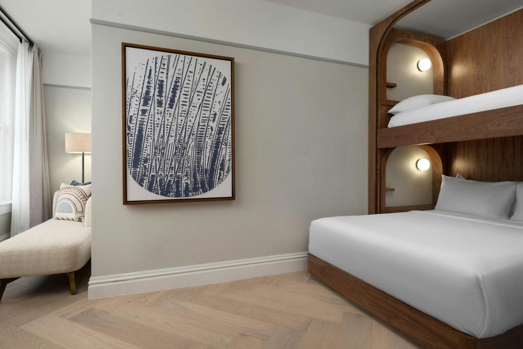 Broadway, Suite, Bunk Bed, 2 Queen Beds, High Floor