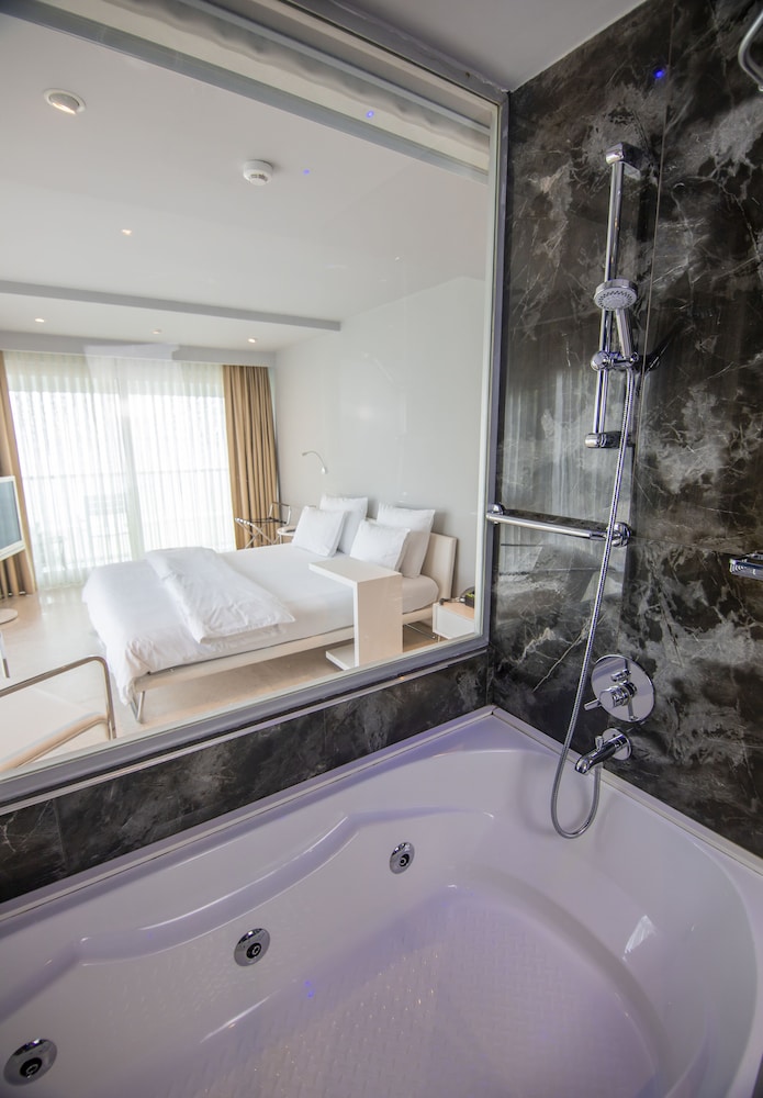 Venn Boutique Hotel - Boutique Class 34/36