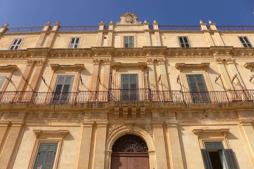 Palazzo Landolina 2/26