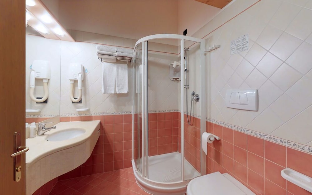 Hotel Madonna Delle Nevi 47/50