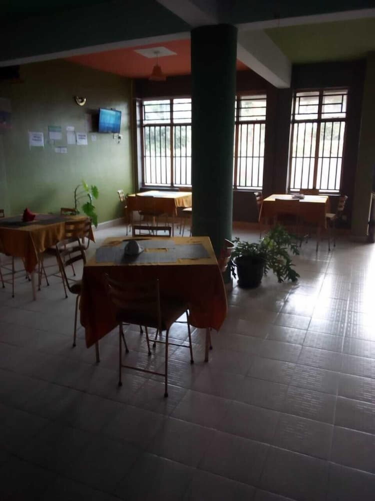 Batian Guest Hotel 11/18