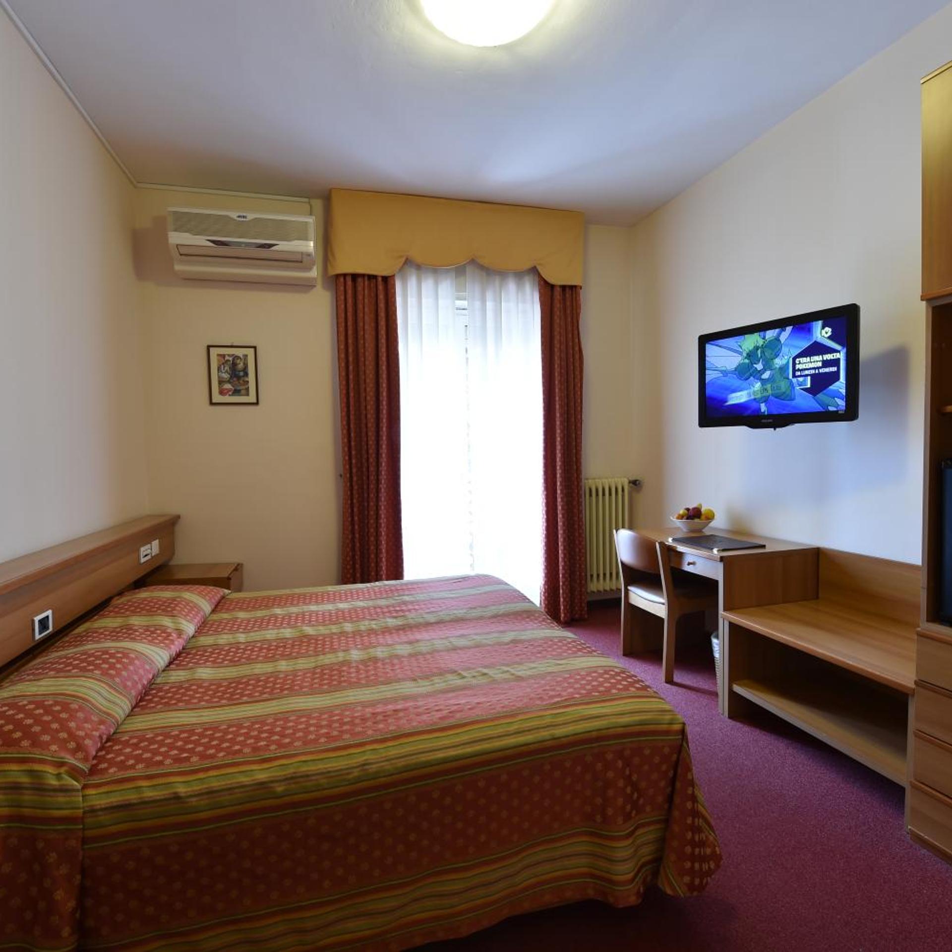 Ambra Hotel 6/26