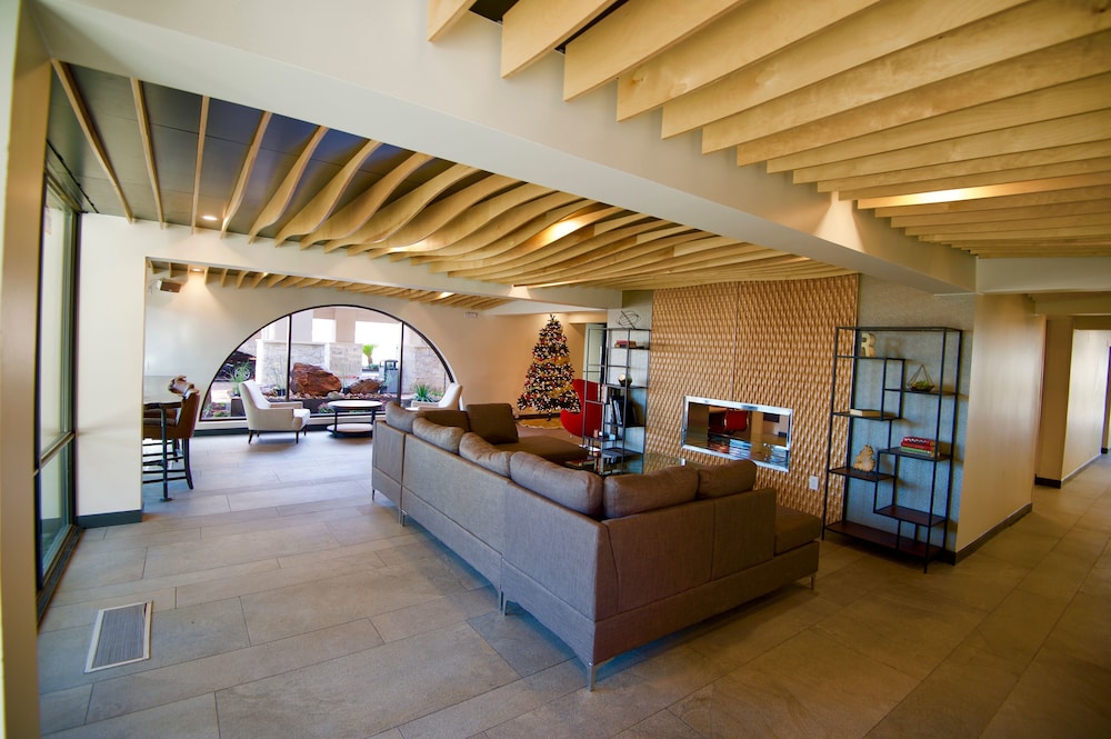 Ramada By Wyndham Austin South 11/52