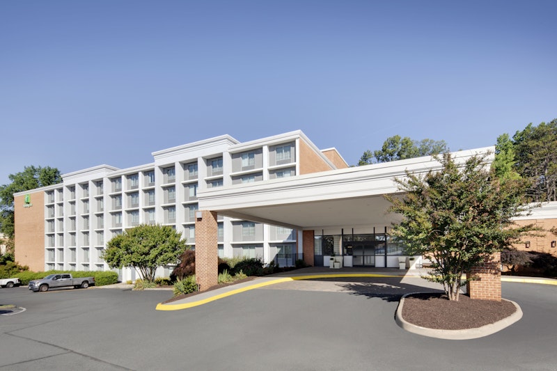 Holiday Inn Charlottesville-Univ Area 6/59