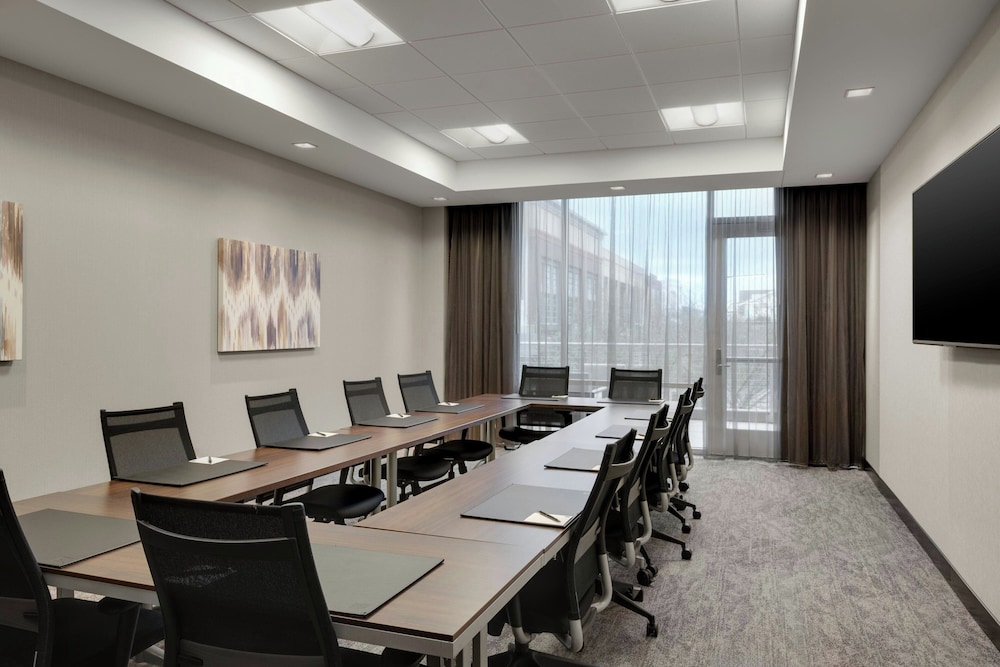 Ac Hotel By Marriott Cincinnati At Liberty Center 41/50