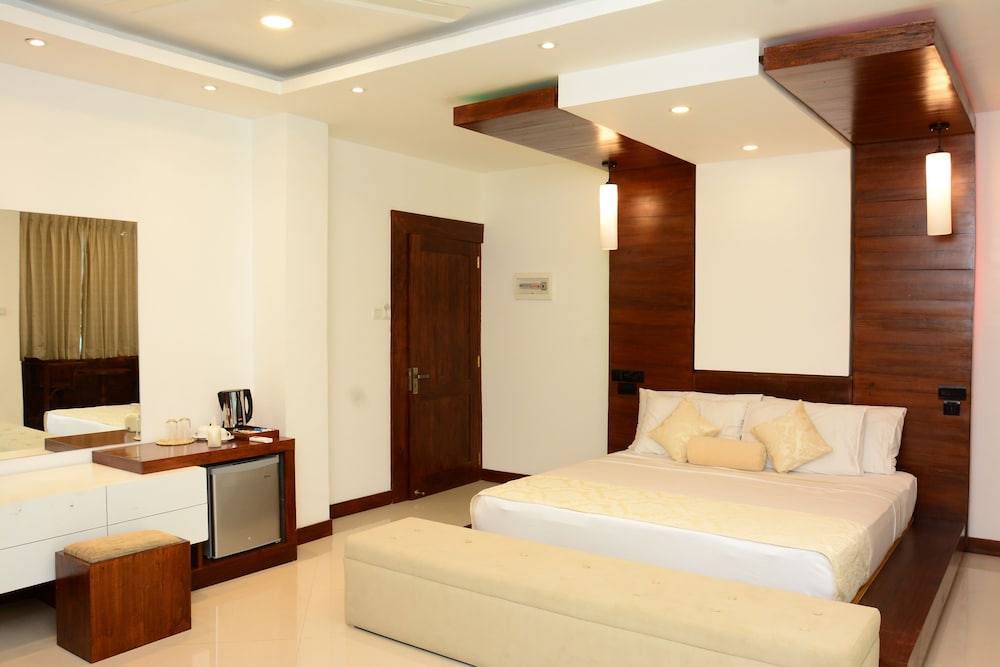 SUPERIOR, KING BED