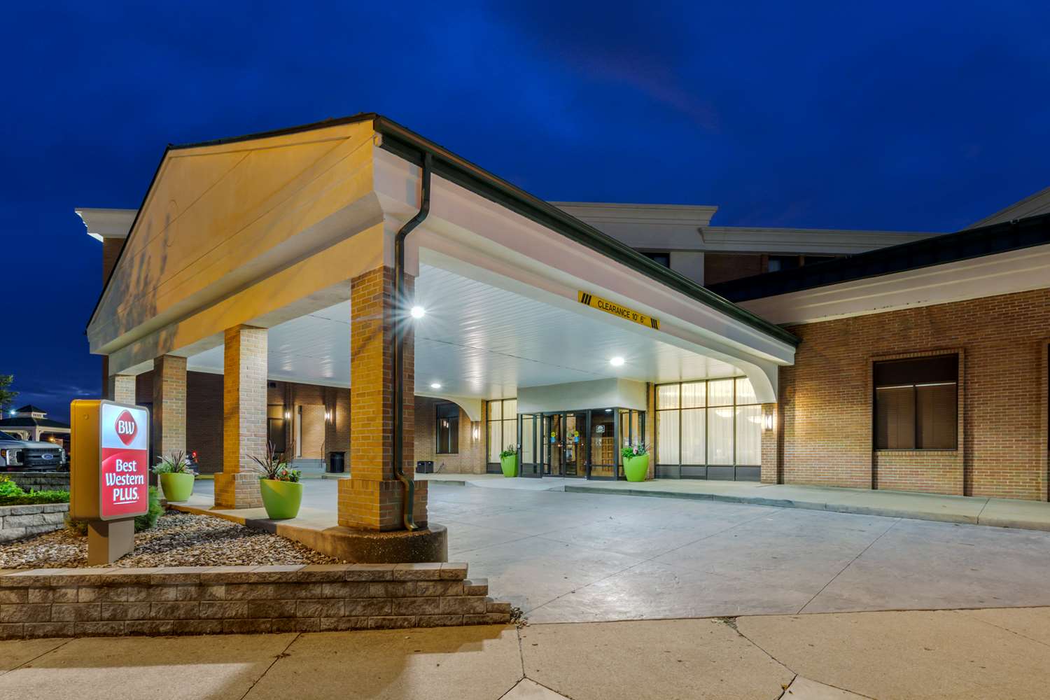 Best Western Plus Wooster Hotel & Conference Center 2/48
