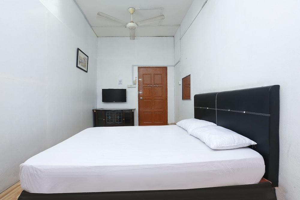 SPOT ON 89755 D&d Budget Inn 8/26