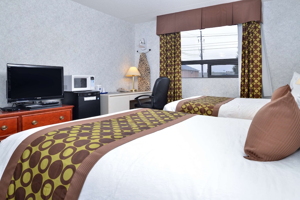 Lexington Inn & Suites Windsor 9/51