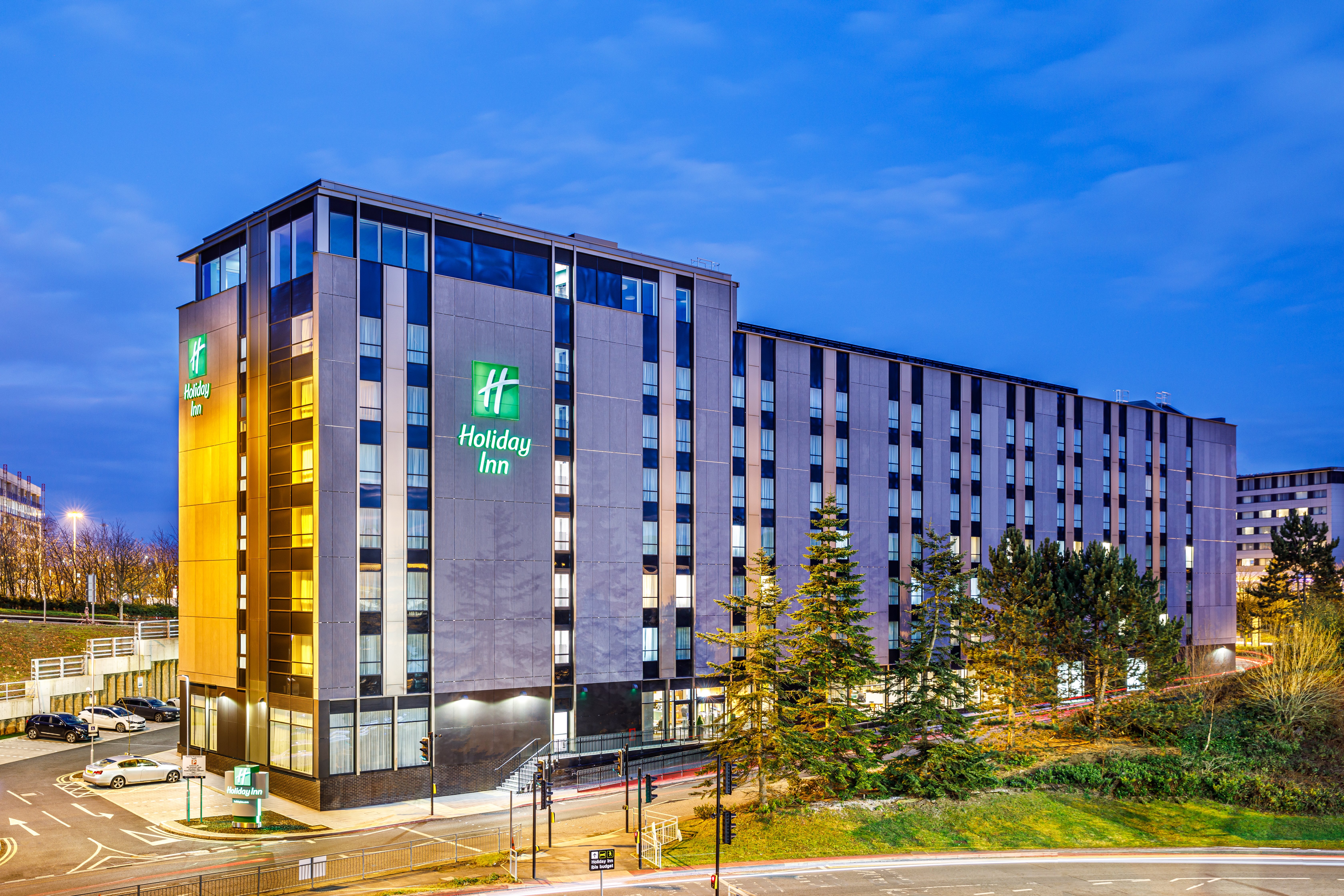 Holiday Inn Manchester Airport, an IHG Hotel in ALTRINCHAM