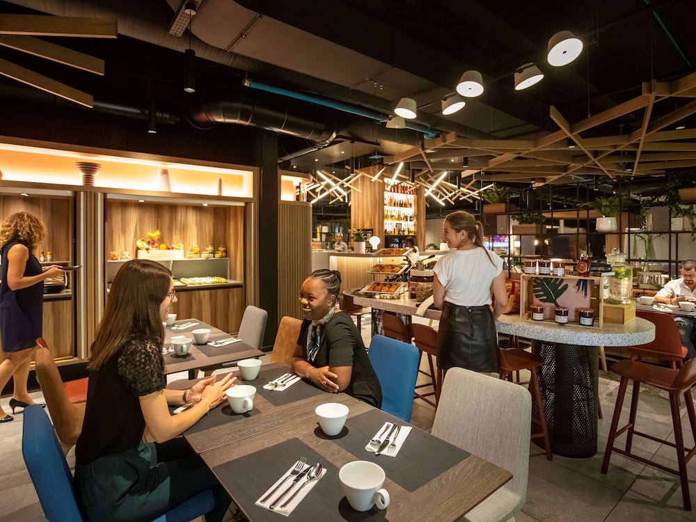 restaurant cafeteria