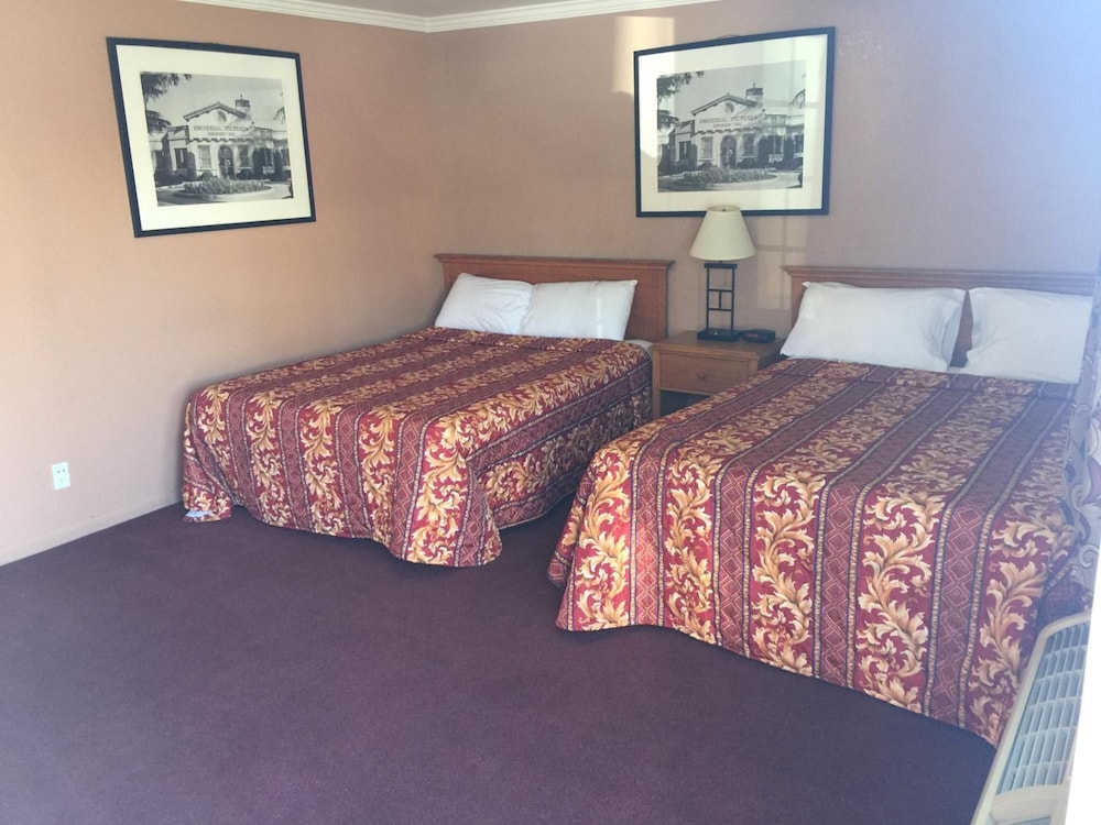 Mission Motel 15/33