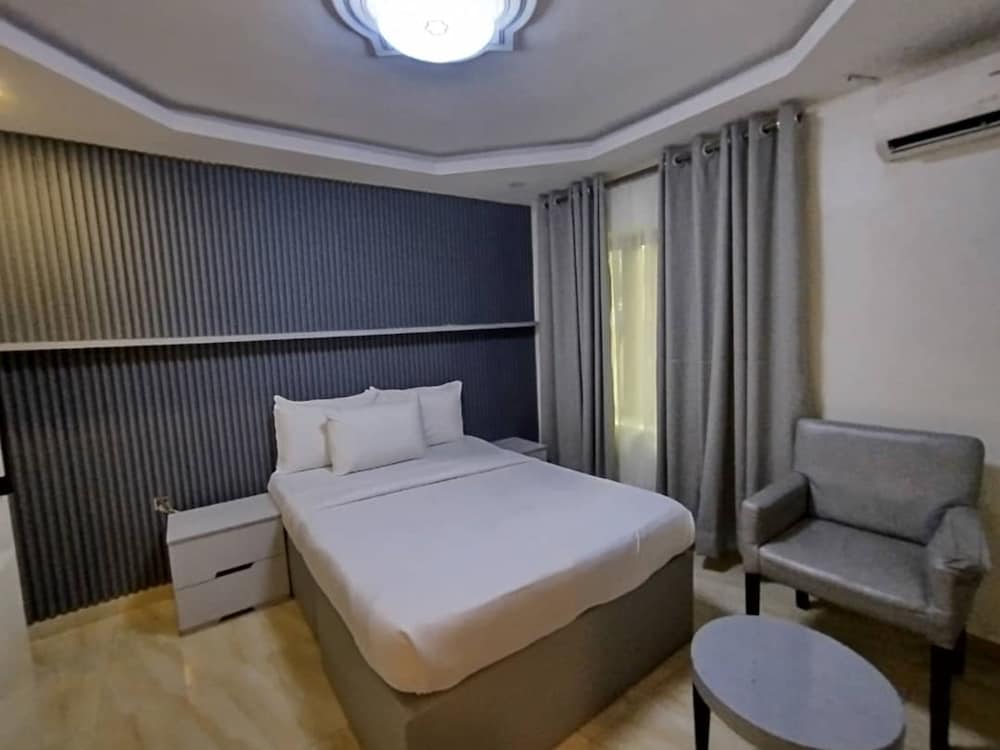 Double M Exquisite Suites And Lounge 17/29