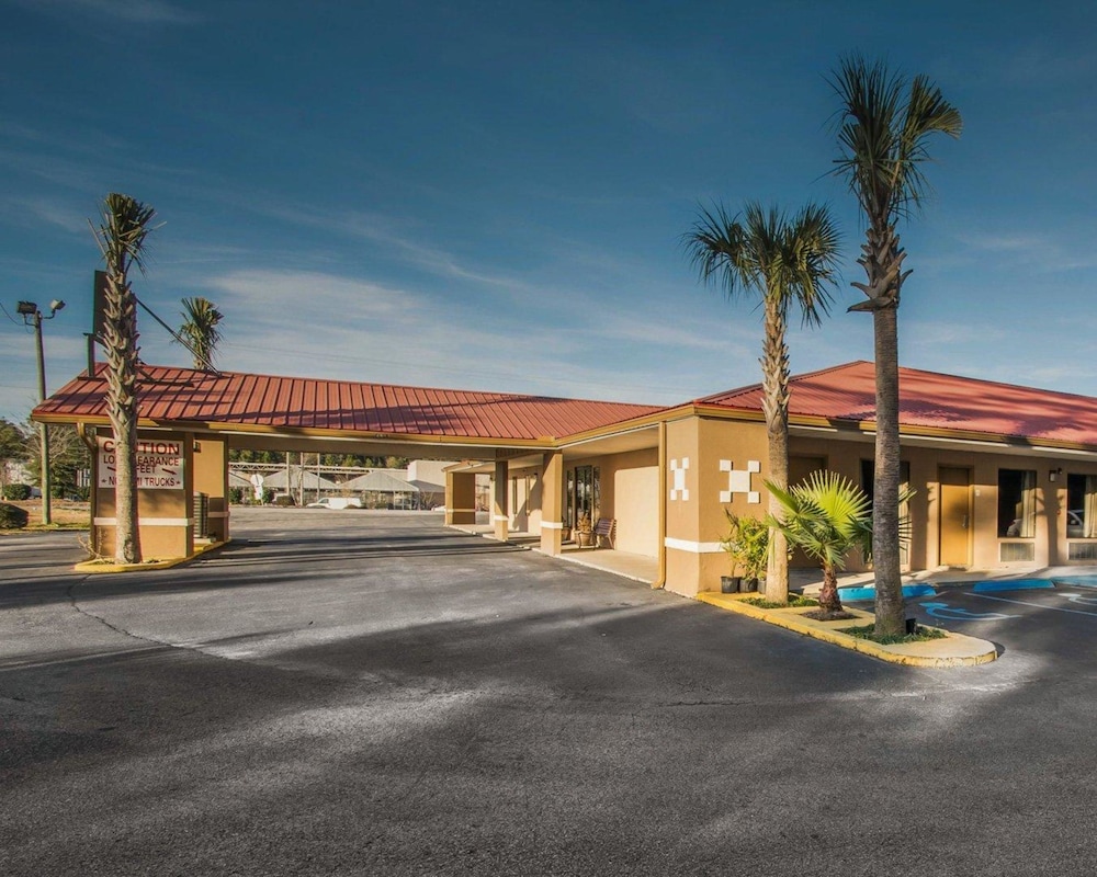 Econo Lodge Defuniak Springs I-10 4/31