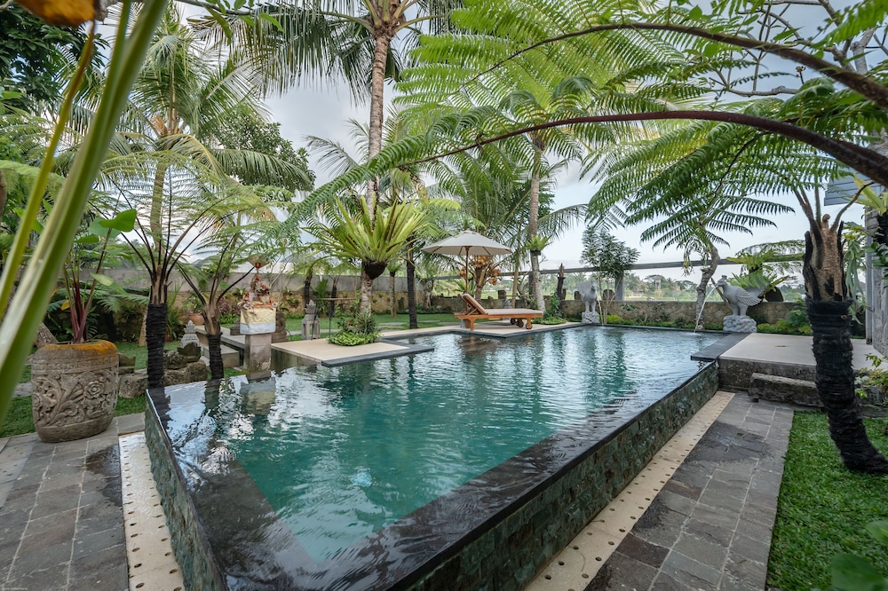 Prabhu Ubud Villa 33/37