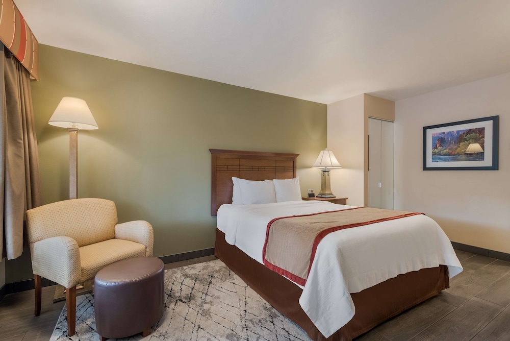 Town & Country Inn 11/50