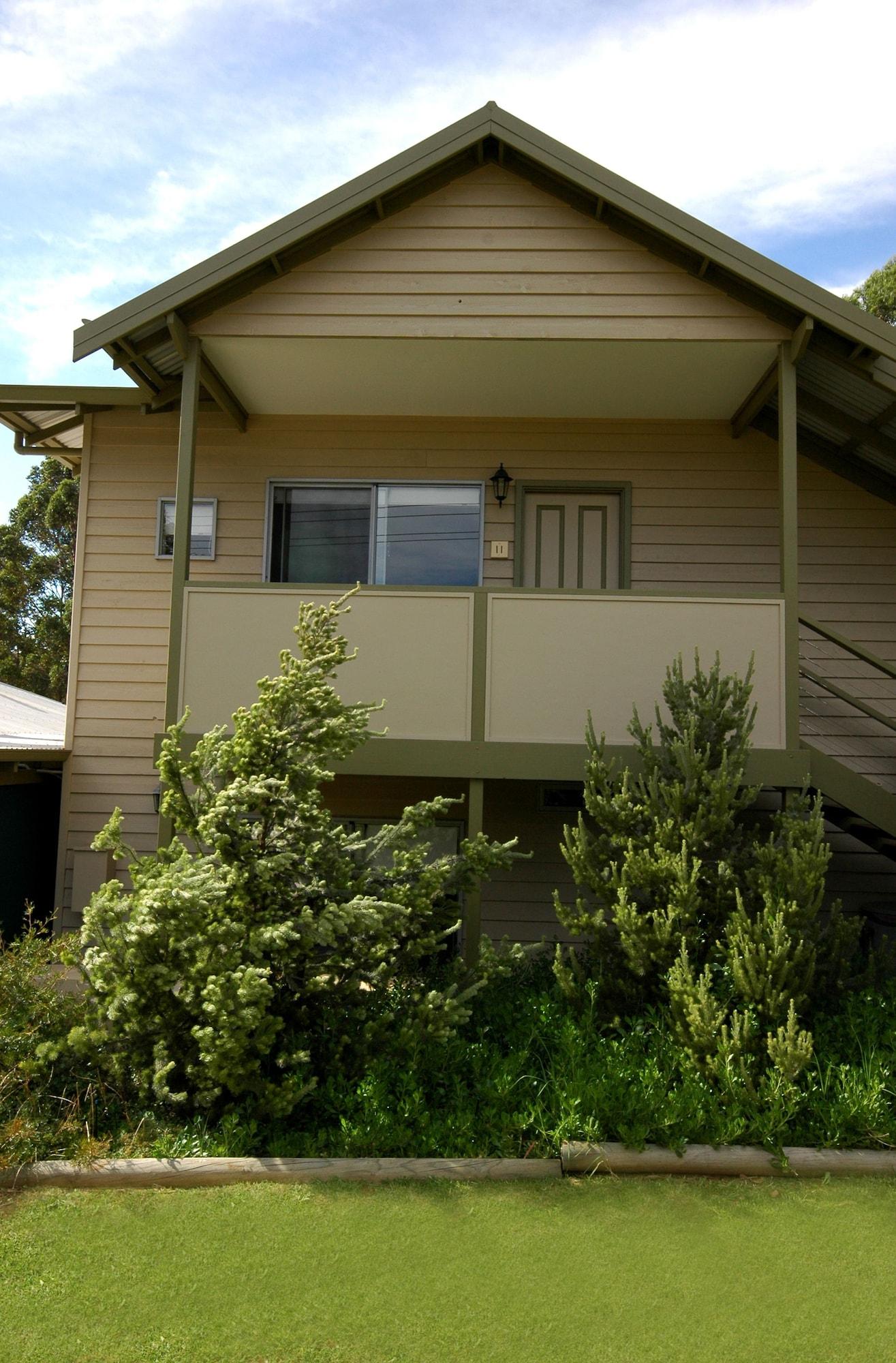 ADAMSONS RIVERSIDE ACCOMMODATION 86/100