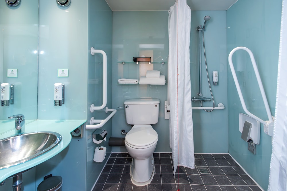 Holiday Inn London West 14/75