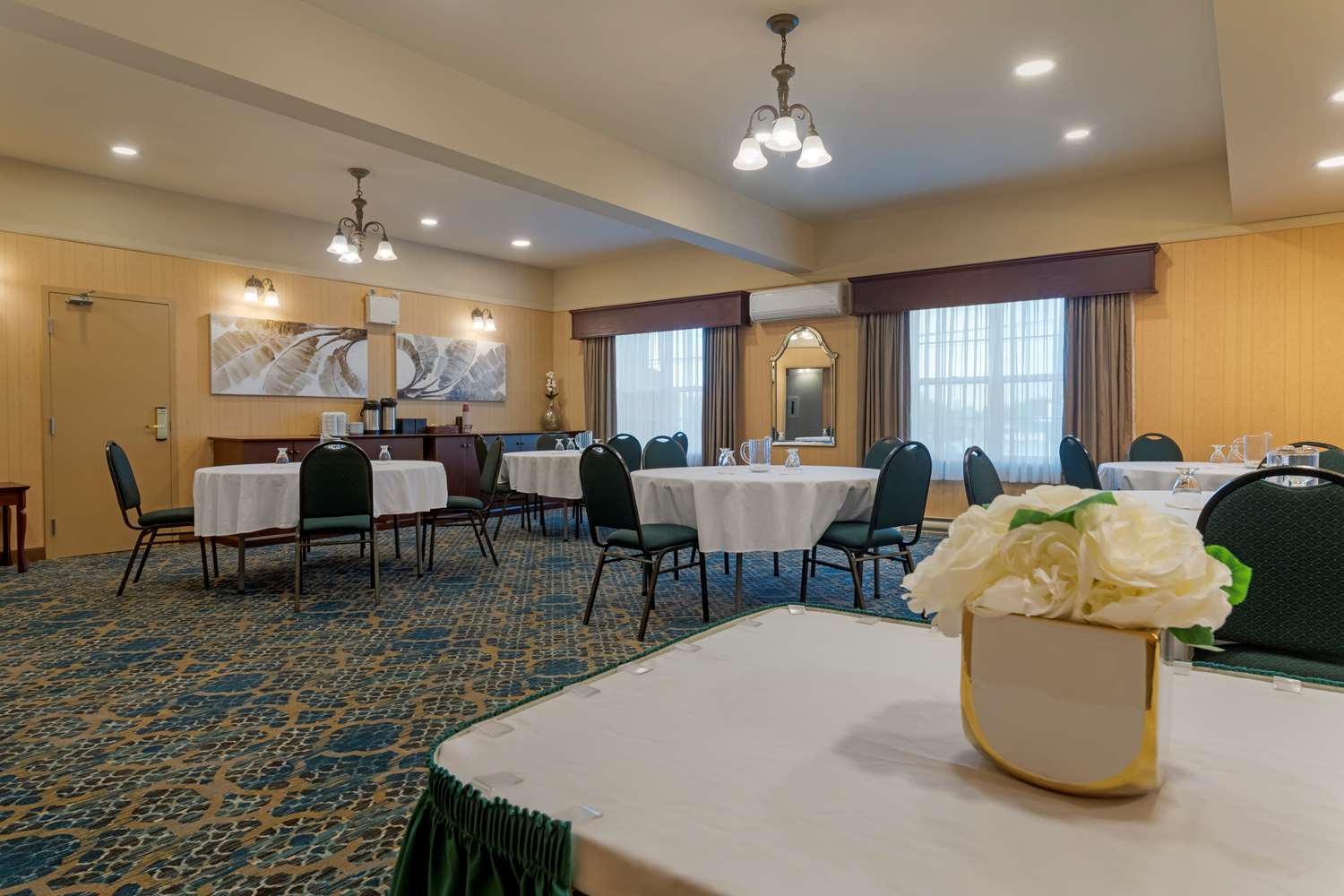 Best Western Plus Fredericton Hotel & Suites 21/29