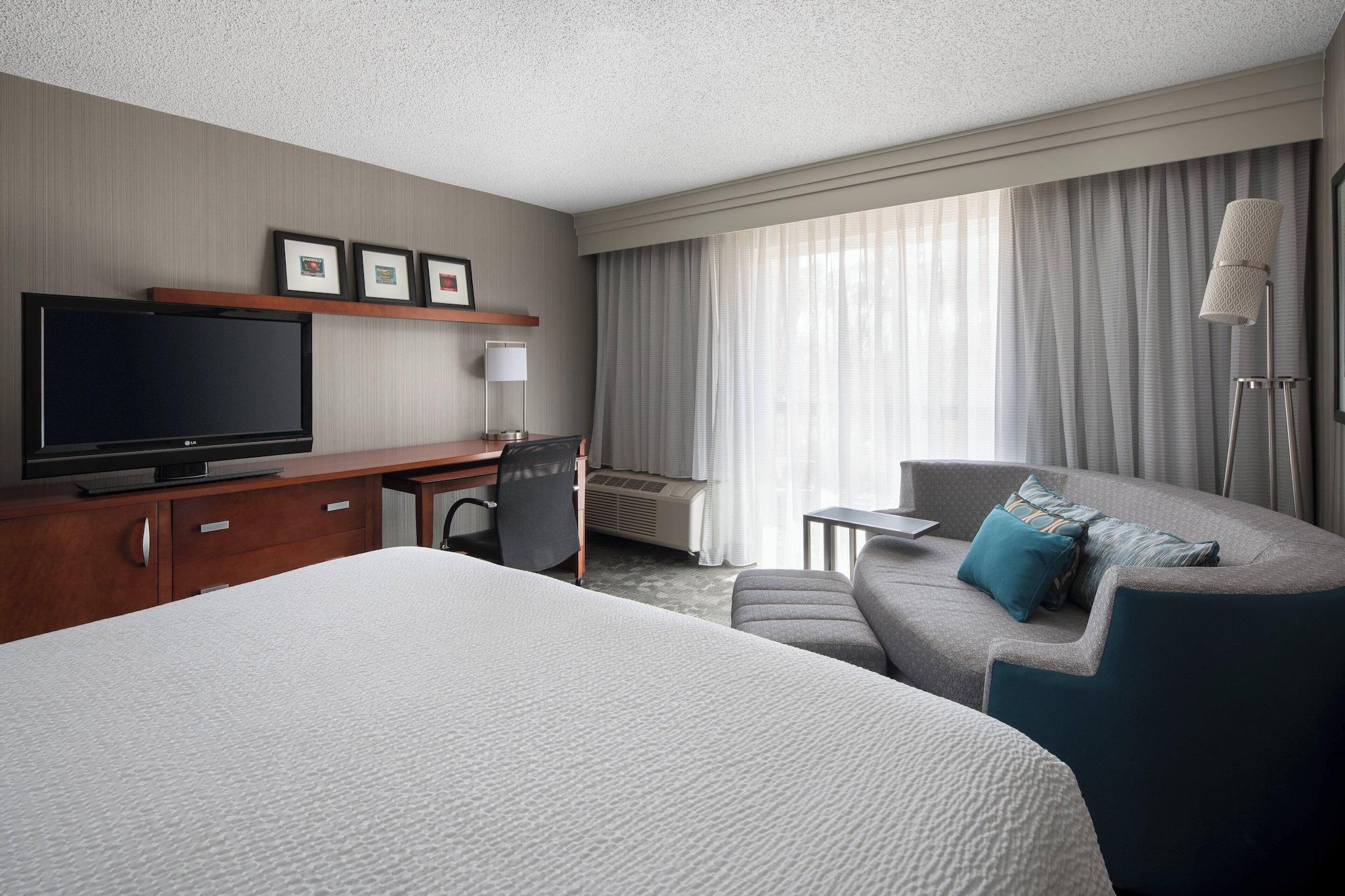 غرفة بسرير مزدوج لذوي الإعاقة، Courtyard By Marriott Milpitas Silicon Valley 2/3