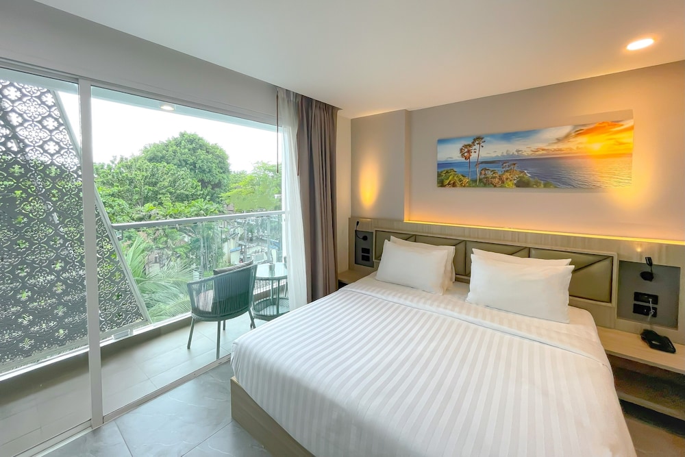 Clarian Hotel Beach Patong 11/49