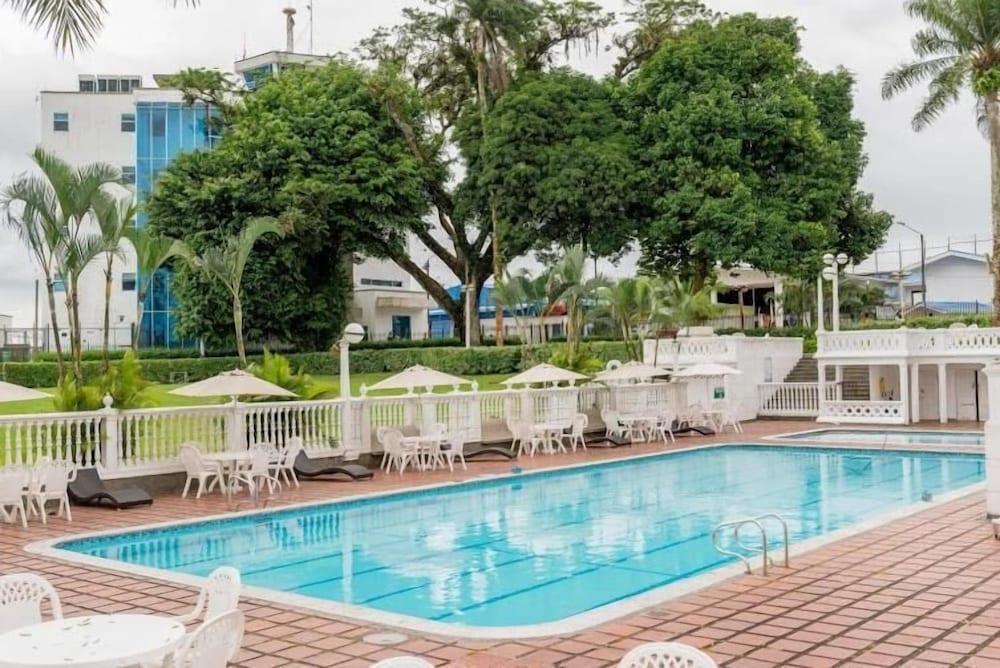 TEQUENDAMA INN ESTACION 38/62