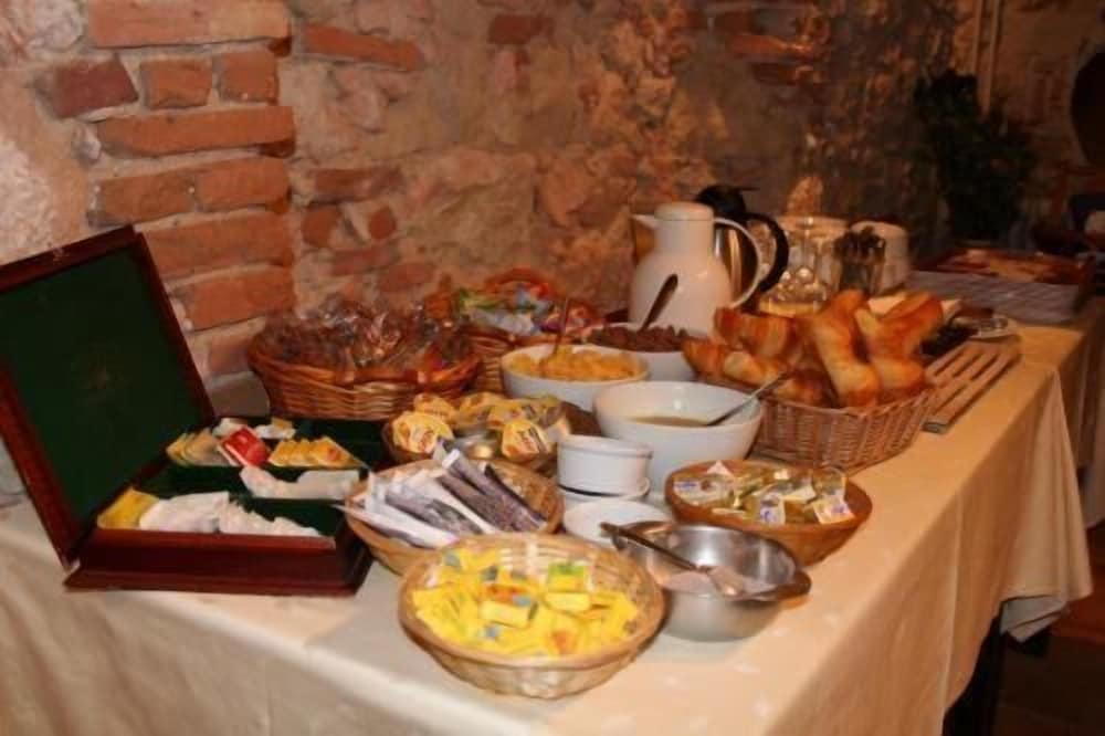 Logis Hotel Les Pasteliers 28/36