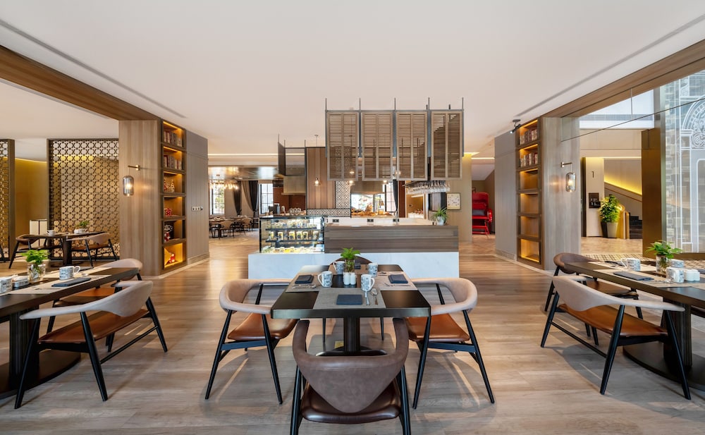 Melia Shanghai Parkside 38/57