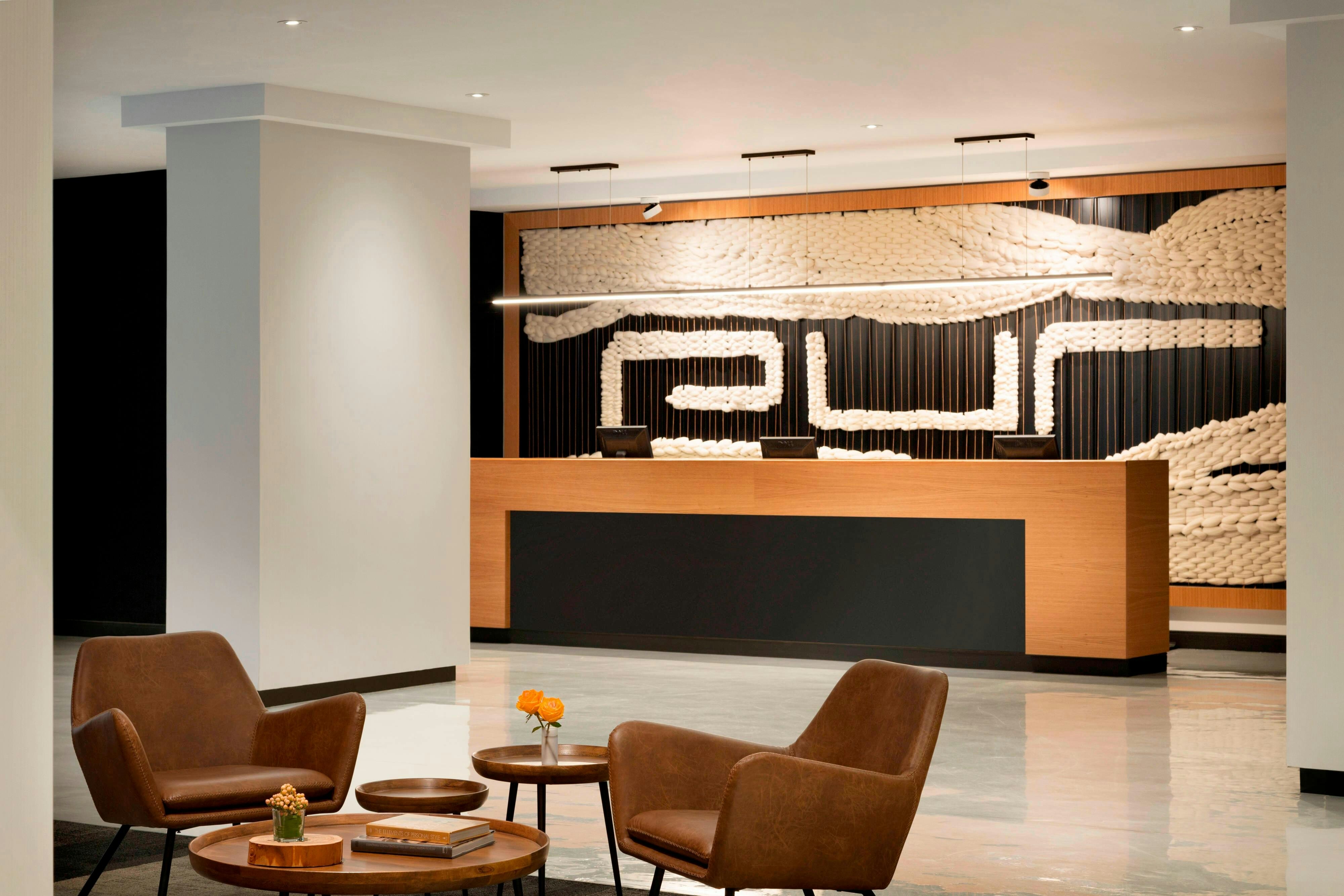 Lobby at Hotel Pur Quebec A Tribute Portfolio Hotel, QUEBEC CITY