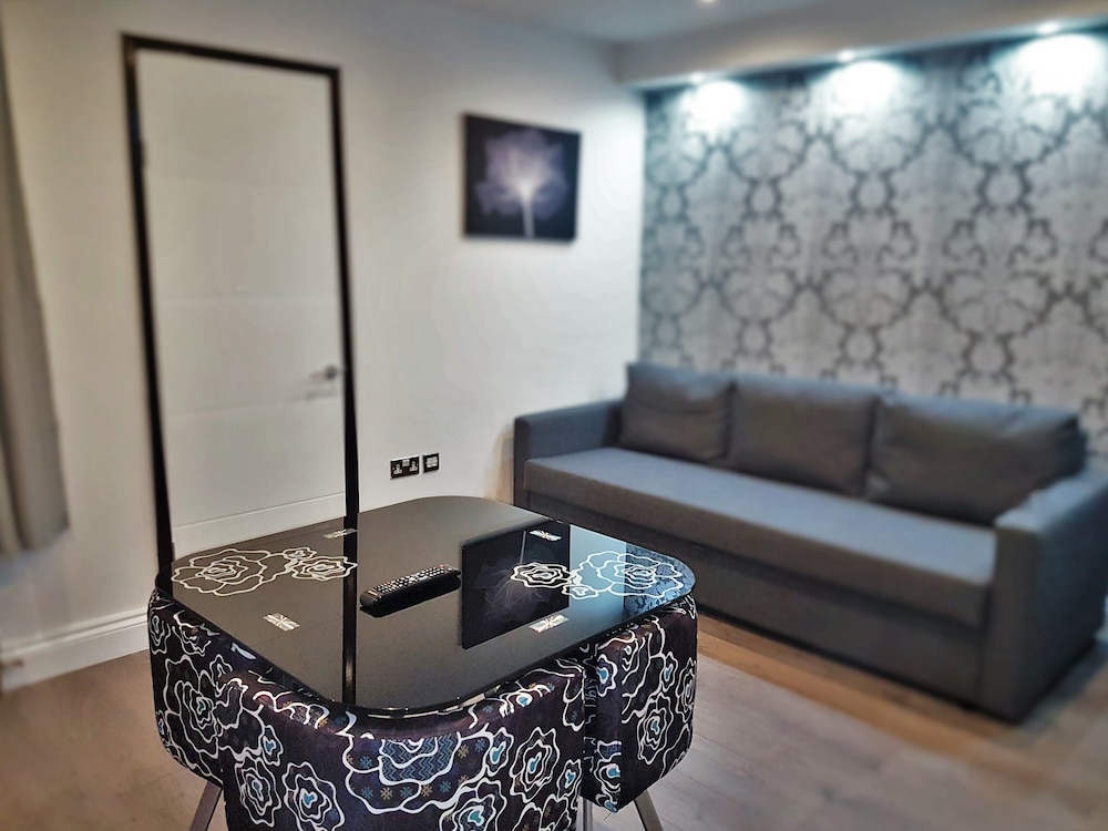 Imperial Court Suites 42/59
